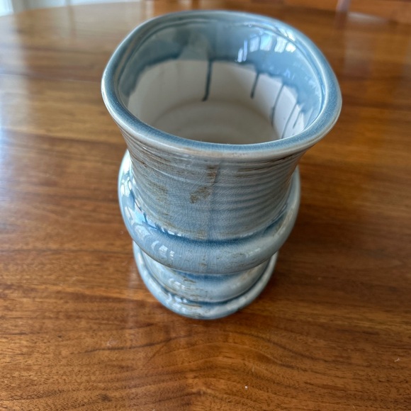 Blue Pot or Planter Made to Look Vintage - Picture 2 of 7